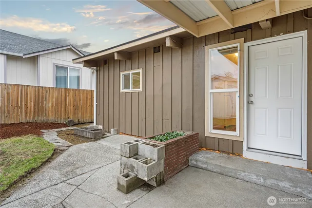 $595,000 | 616 117th Street South, Tacoma, WA 98444