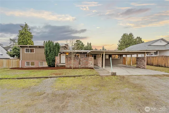 $595,000 | 616 117th Street South, Tacoma, WA 98444