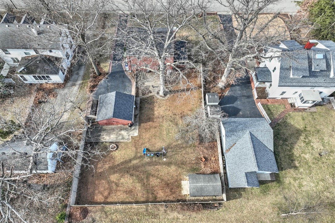 160 North Oakcrest Avenue Decatur, IL 62522 - Photo 5 of 32 Gallery Image 5