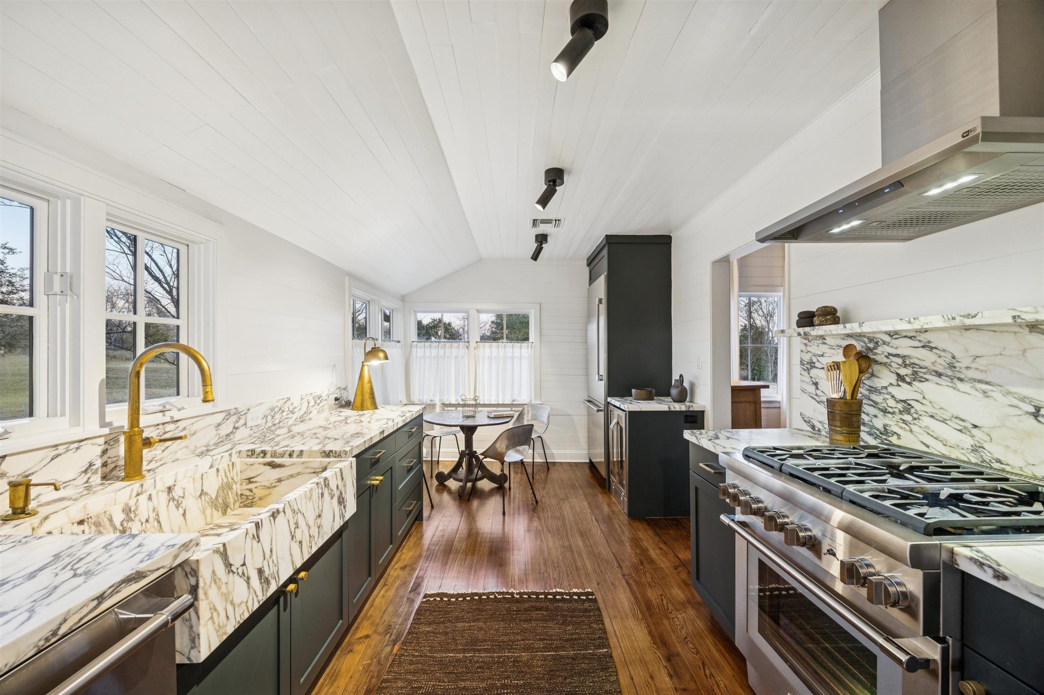 6389 Miller Road New Ulm, TX 78950 - Photo 8 of 49 a very nice looking room with a large window