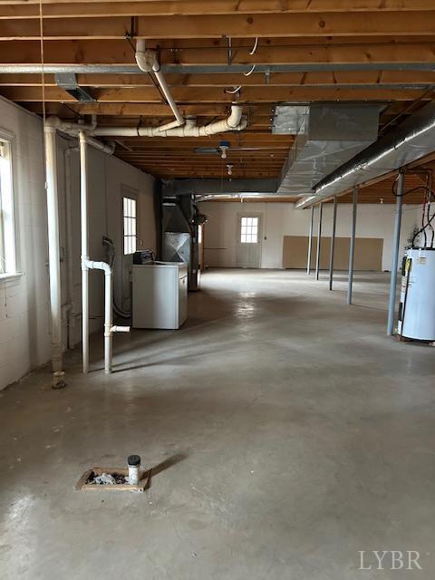 116 Vista Drive Amherst, VA 24521 - Photo 15 of 21 a view of room with refrigerator and window
