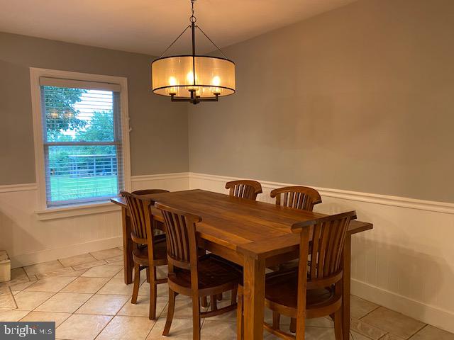 9 South Valley View Road Line Lexington, PA 18932 - Photo 8 of 24 Dining Room