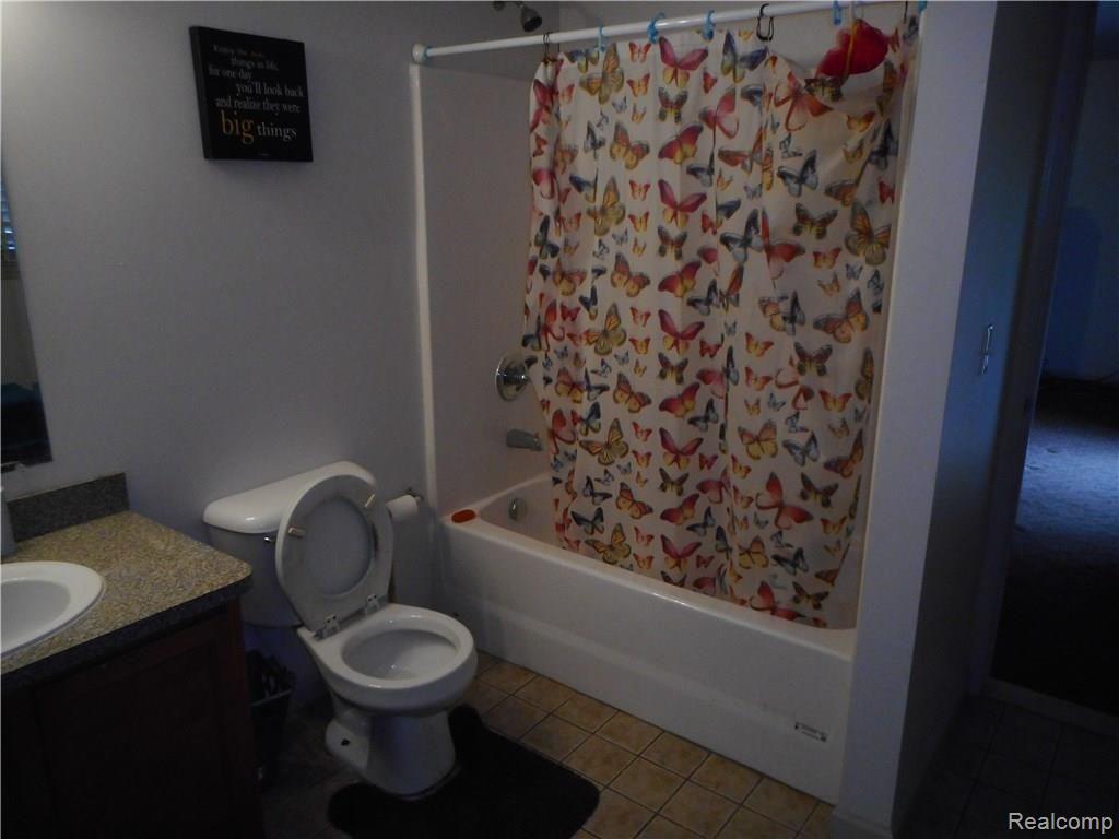34600 Van Born Road Wayne, MI 48184 - Photo 20 of 29 DSCN0025.JPG