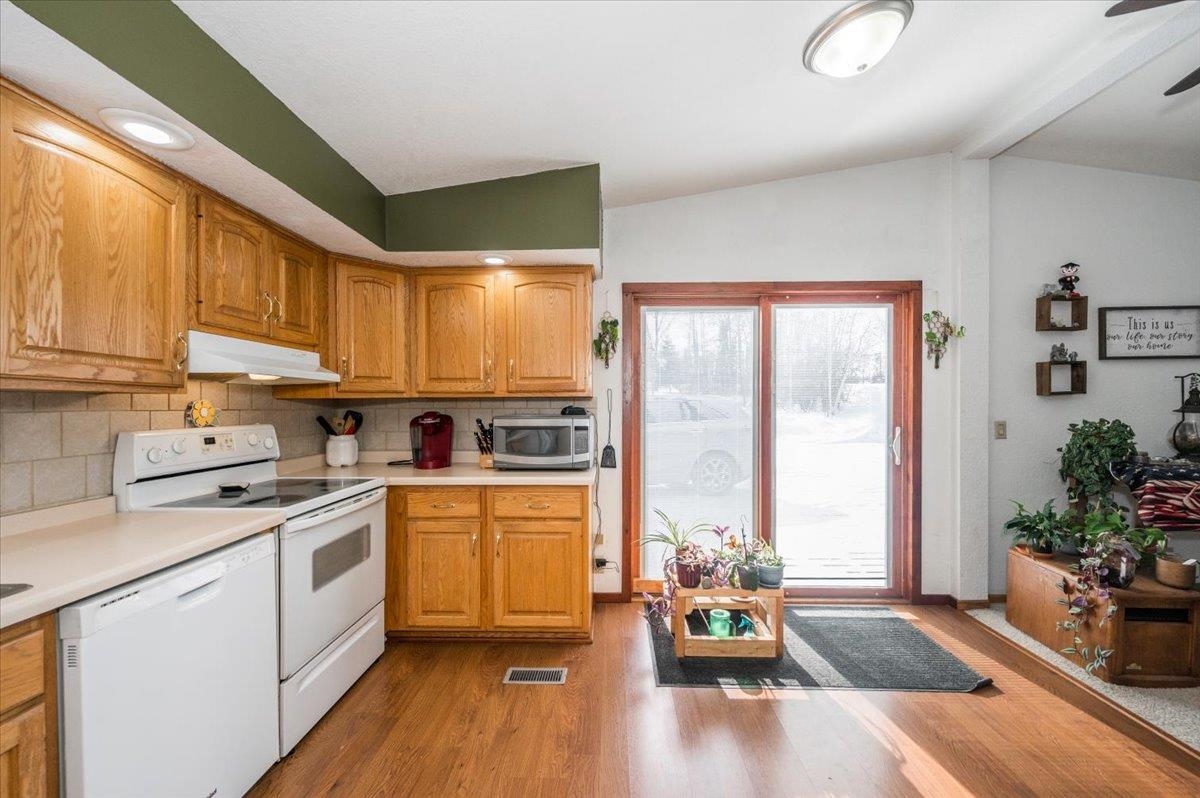 4390 South Kellogg Road South Range, WI 54874 - Photo 6 of 21