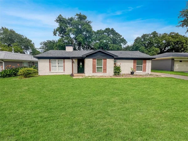 $274,900 | 1306 Elby Street, Irving, TX 75061