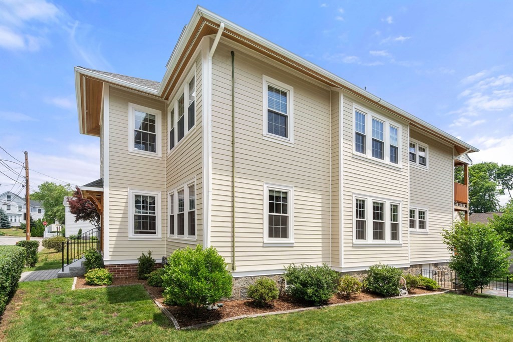 10 Schiller Road Boston, MA 02132 - Photo 3 of 42 Gallery Image 3