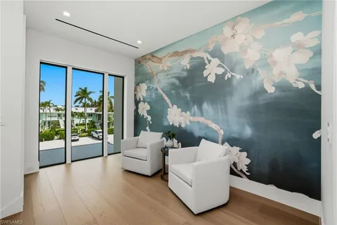 $13,995,000 | 264 8th Avenue South, Naples, FL 34102