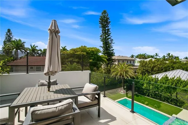 $13,995,000 | 264 8th Avenue South, Naples, FL 34102