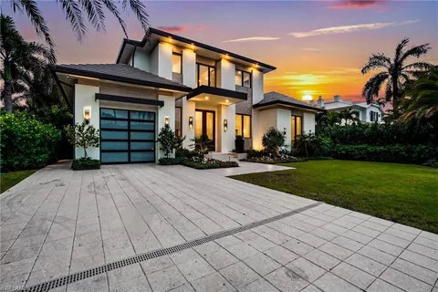 $13,995,000 | 264 8th Avenue South, Naples, FL 34102