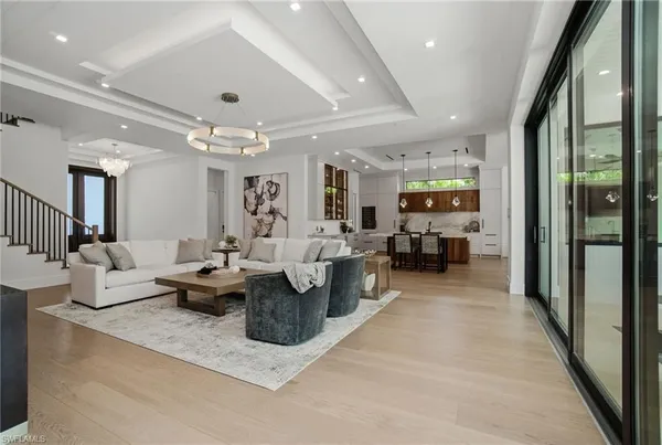 $13,995,000 | 264 8th Avenue South, Naples, FL 34102