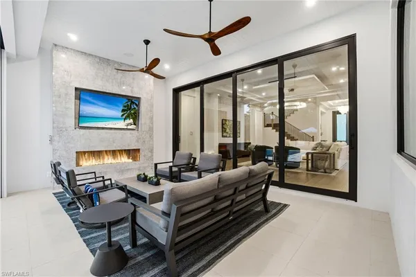 $13,995,000 | 264 8th Avenue South, Naples, FL 34102