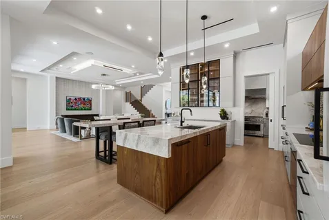$13,995,000 | 264 8th Avenue South, Naples, FL 34102