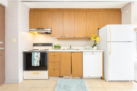 $315,000 | 1655 Makaloa Street, Unit 2114, Honolulu, HI 96814