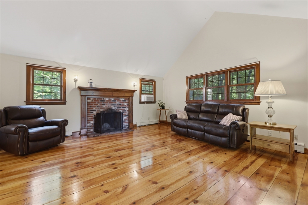 148 Main Street Townsend, MA 01469 - Photo 5 of 42