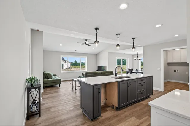 $389,900 | 7222 Hawthorne Court, North Branch, MN 55056