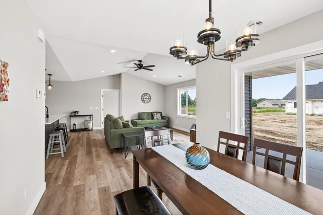 $389,900 | 7222 Hawthorne Court, North Branch, MN 55056