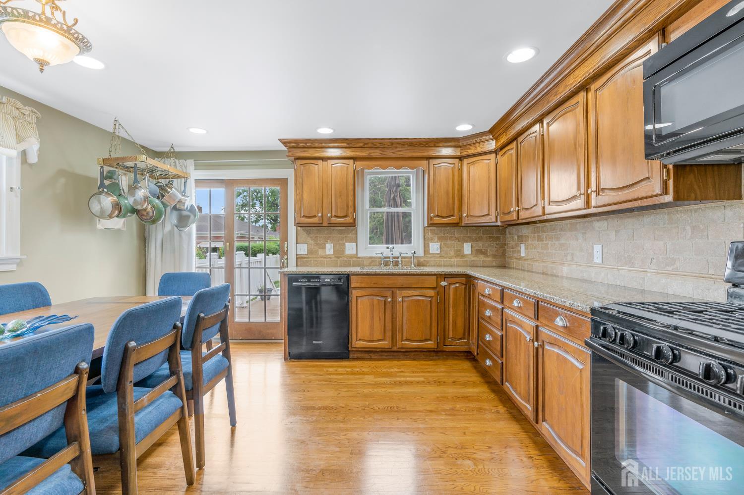 8 Hooker Avenue Middlesex, NJ 08846 - Photo 6 of 22