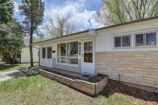 810 Valley Road Colorado Springs, CO 80904 - Photo 4 of 46