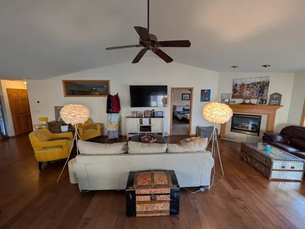 $319,900 | 114 East North Water Street, New London, WI 54961