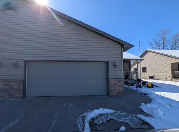 $319,900 | 114 East North Water Street, New London, WI 54961
