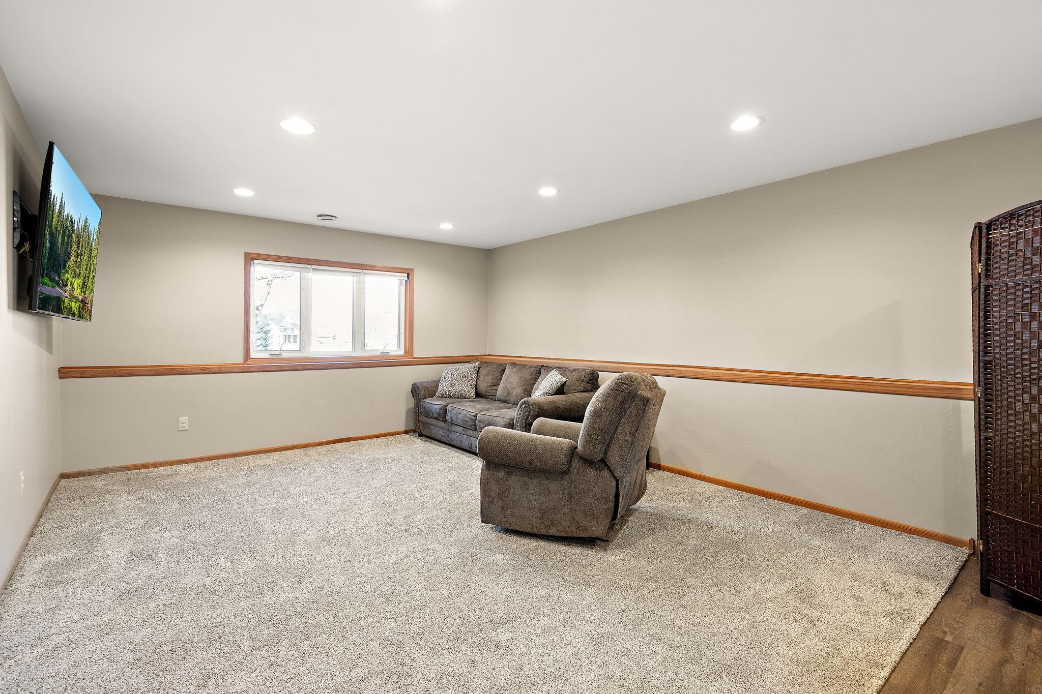 1315 Science Avenue Northwest New Prague, MN 56071 - Photo 10 of 14