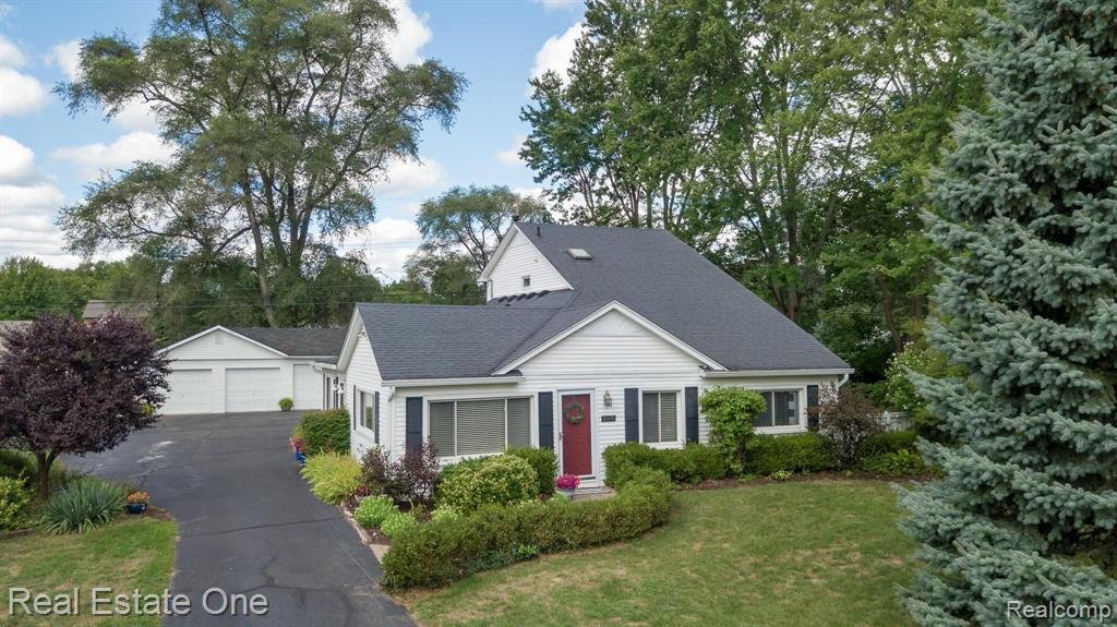 2686 Gerald Avenue Rochester Hills, MI 48307 - Photo 1 of 44