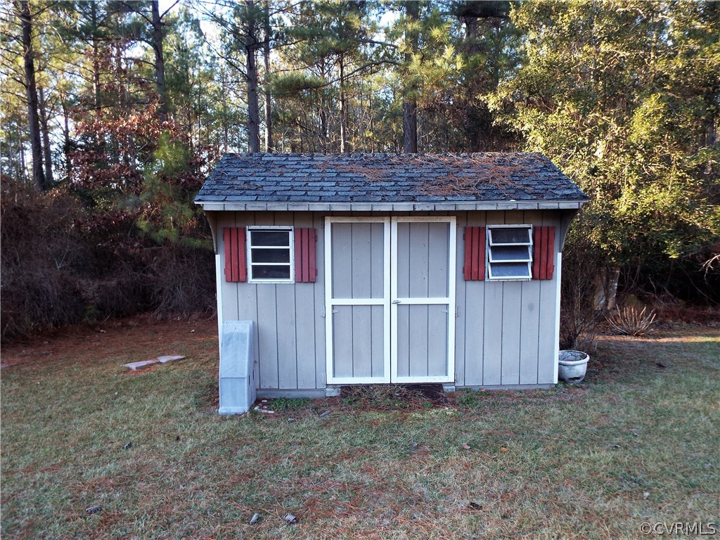 24007 Cabin Point Road Disputanta, VA 23842 - Photo 8 of 34 Gallery Image 8