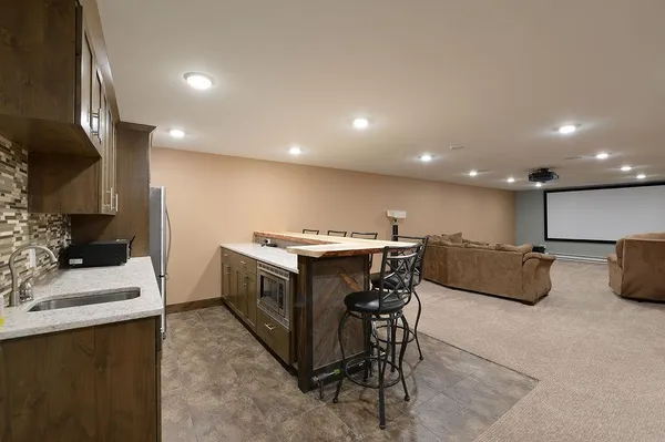 $447,500 | 4615 Beach Lane South, Fargo, ND 58104