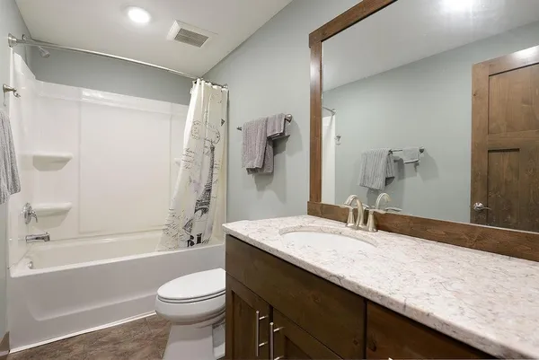 $447,500 | 4615 Beach Lane South, Fargo, ND 58104