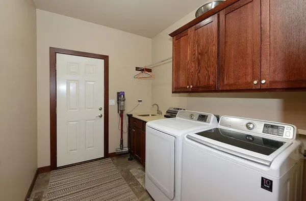 $447,500 | 4615 Beach Lane South, Fargo, ND 58104