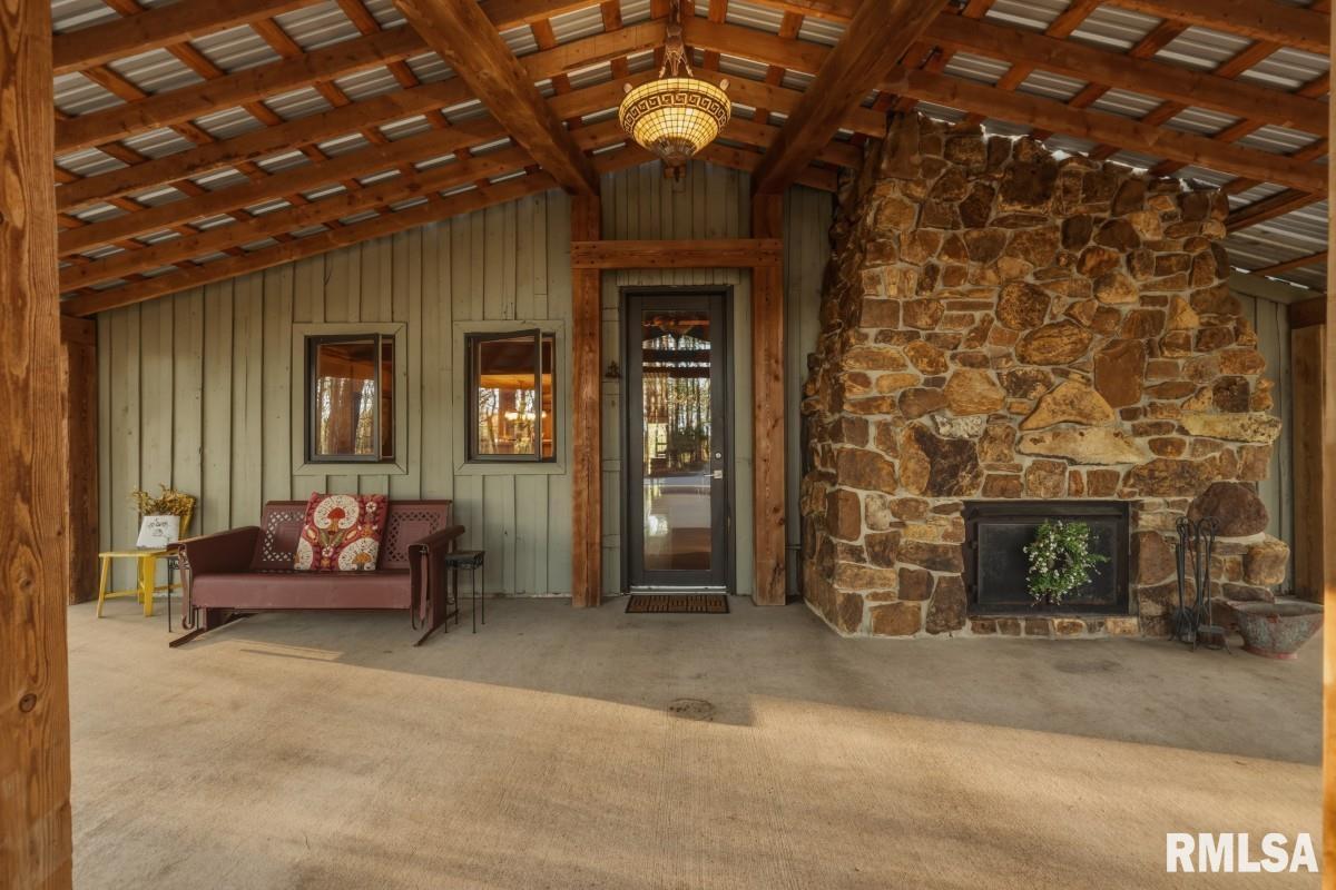 15247 Laminack Road Carterville, IL 62918 - Photo 9 of 57