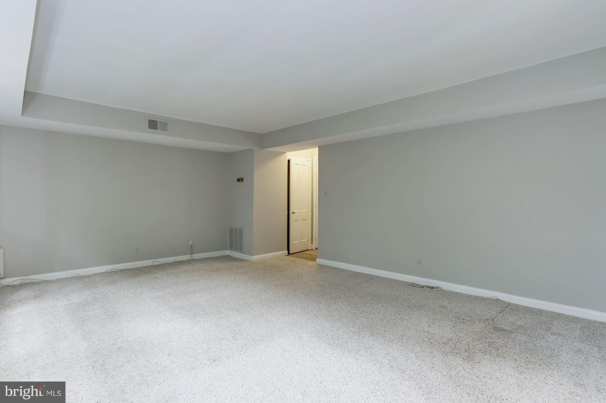 8505 Bradford Road, Unit 53 Silver Spring, MD 20901 - Photo 4 of 24 Living Room