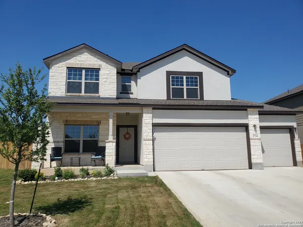 $2,895 | 1724 Stone House, New Braunfels, TX 78132