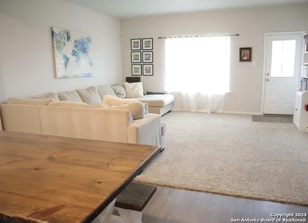 $2,895 | 1724 Stone House, New Braunfels, TX 78132