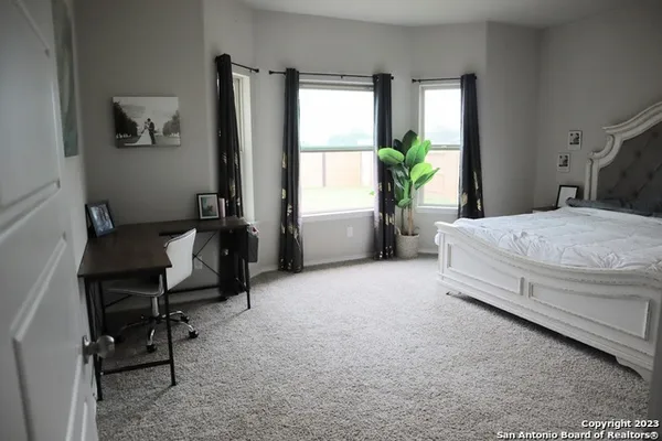 $2,895 | 1724 Stone House, New Braunfels, TX 78132