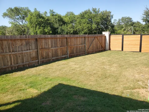 $2,895 | 1724 Stone House, New Braunfels, TX 78132