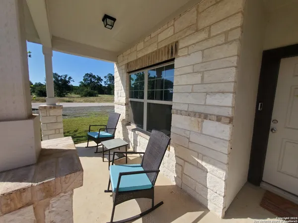 $2,895 | 1724 Stone House, New Braunfels, TX 78132