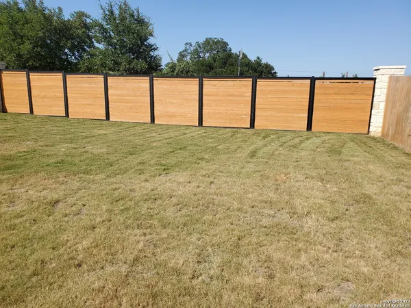 $2,895 | 1724 Stone House, New Braunfels, TX 78132