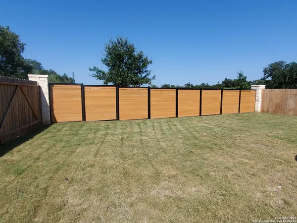 $2,895 | 1724 Stone House, New Braunfels, TX 78132