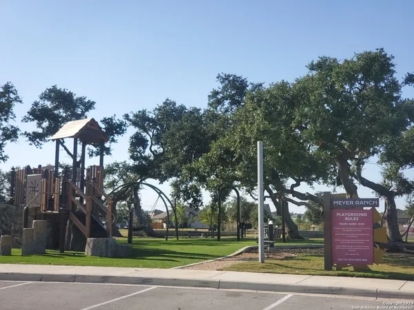 $2,895 | 1724 Stone House, New Braunfels, TX 78132