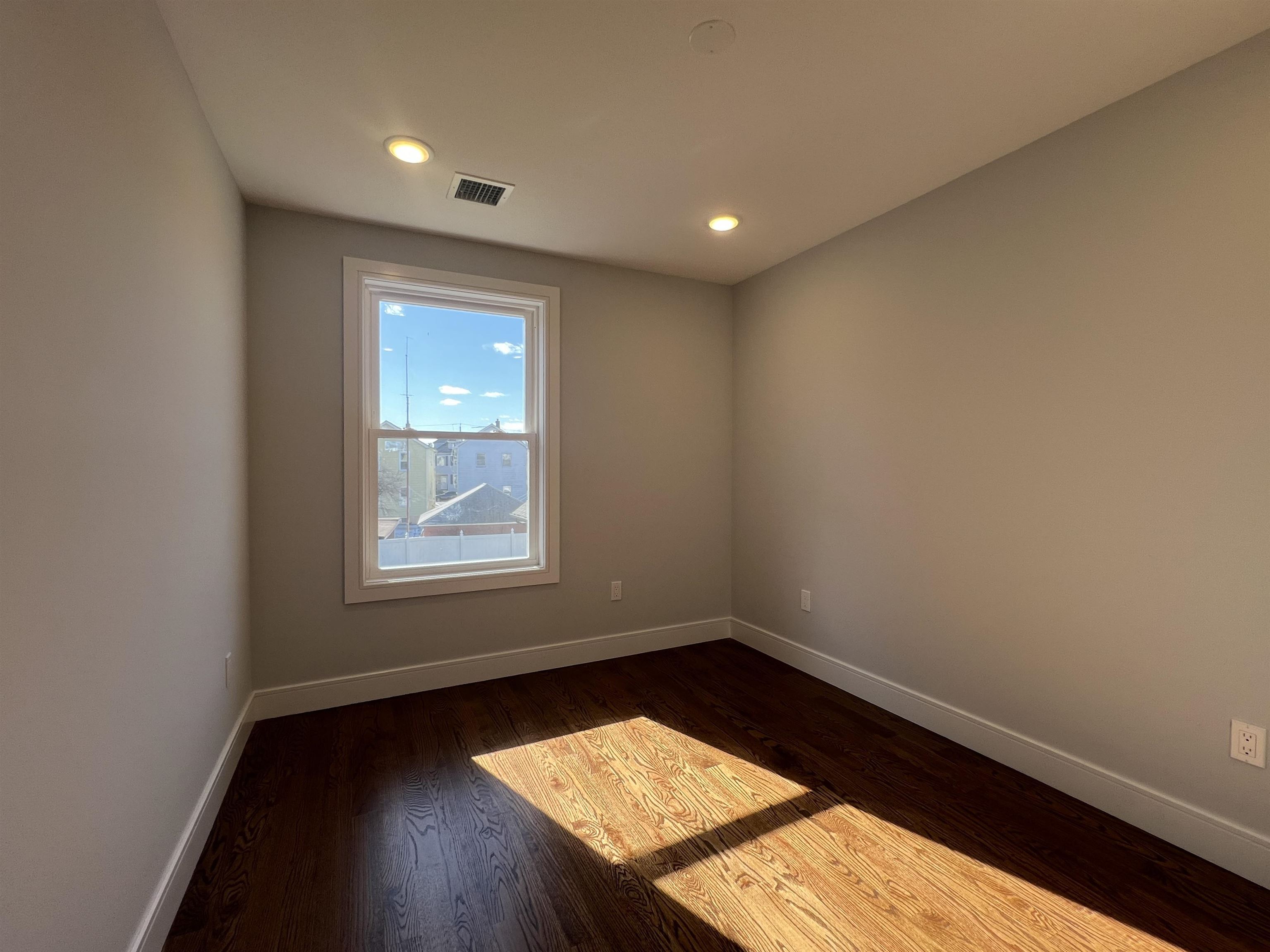 48 Tuttle Street, Unit B Wallington, NJ 07057 - Photo 9 of 16