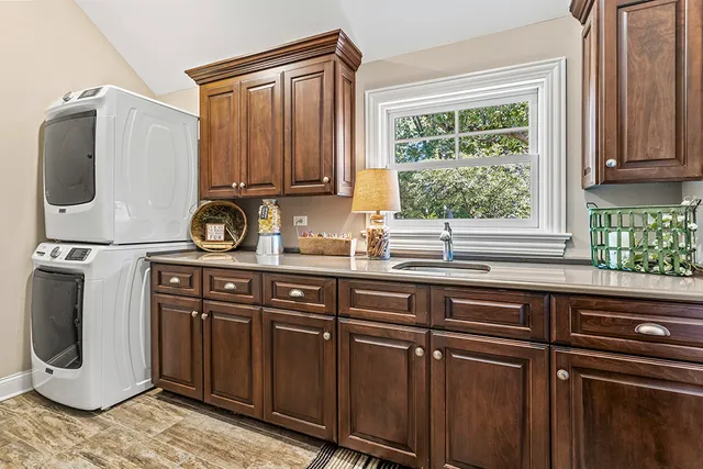 $1,595,000 | 11901 South 92nd Avenue, Palos Park, IL 60464