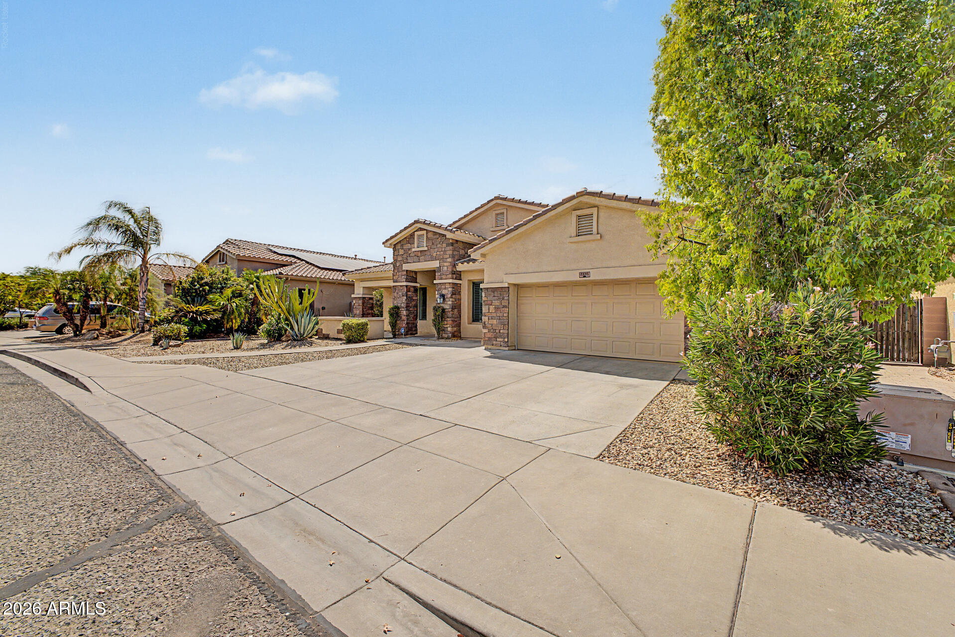 2335 West Maya Way Phoenix, AZ 85085 - Photo 4 of 52 05 - Maya