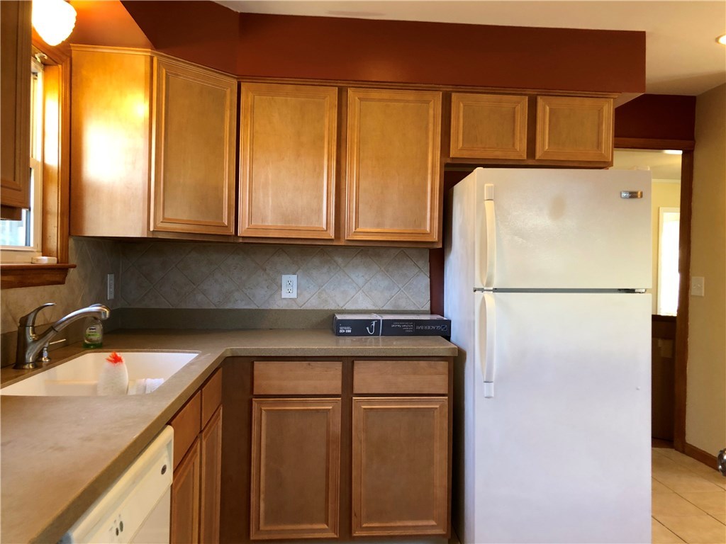 271 Great Road North Smithfield, RI 02896 - Photo 3 of 30 kitchen