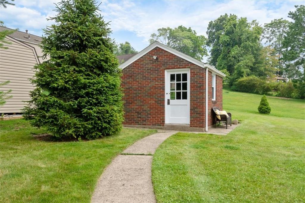 128 Shafer Road Coraopolis, PA 15108 - Photo 36 of 39 Gallery Image 36