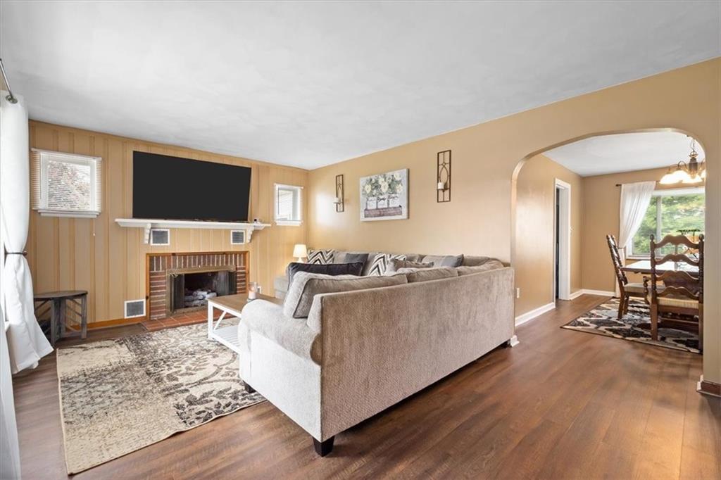 128 Shafer Road Coraopolis, PA 15108 - Photo 6 of 39 Gallery Image 6