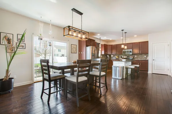 $525,000 | 3352 Field Hawk Drive, Valparaiso, IN 46383