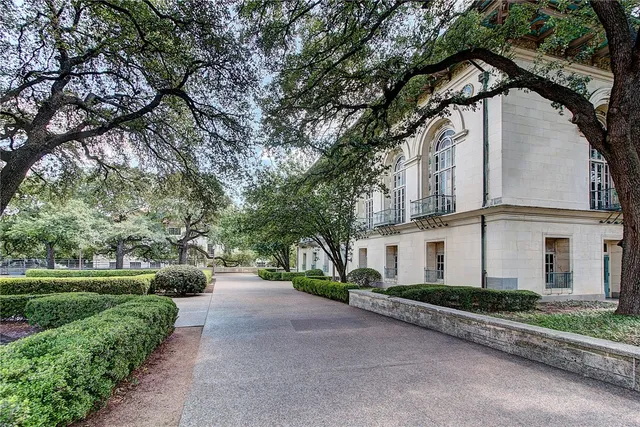 $2,100 | 501 West 26th Street, Unit 121, Austin, TX 78705