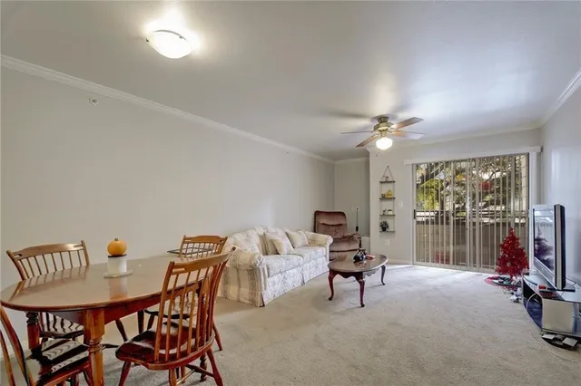 $2,100 | 501 West 26th Street, Unit 121, Austin, TX 78705