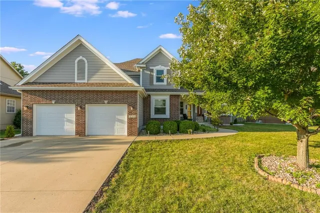 $485,000 | 3764 Southwest Boulder Drive, Lee's Summit, MO 64082